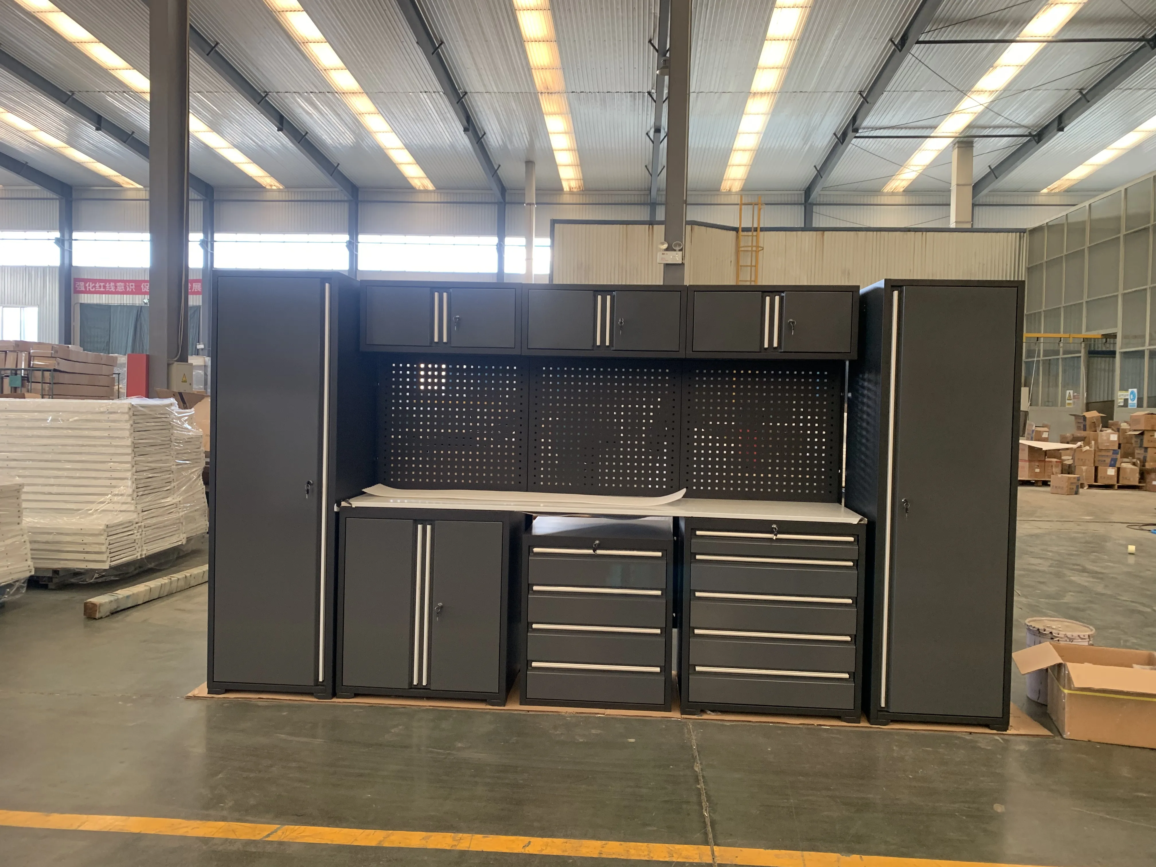 Multifunctional Instrumentum Metallum Cabinet