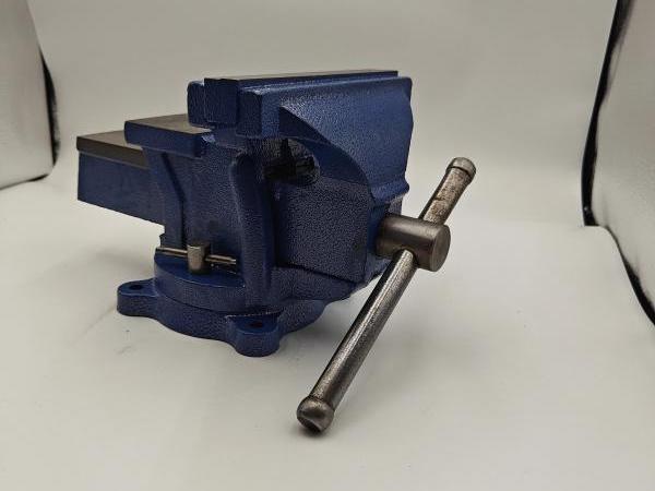 Multifunctional scamnum vise