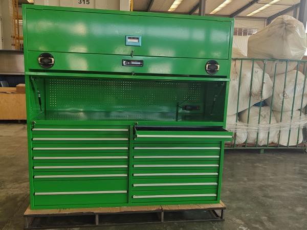 Green Tool Cabinet cum loquentium