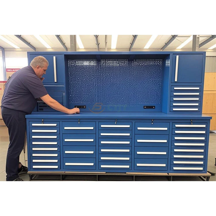 Garage scrinium workbench