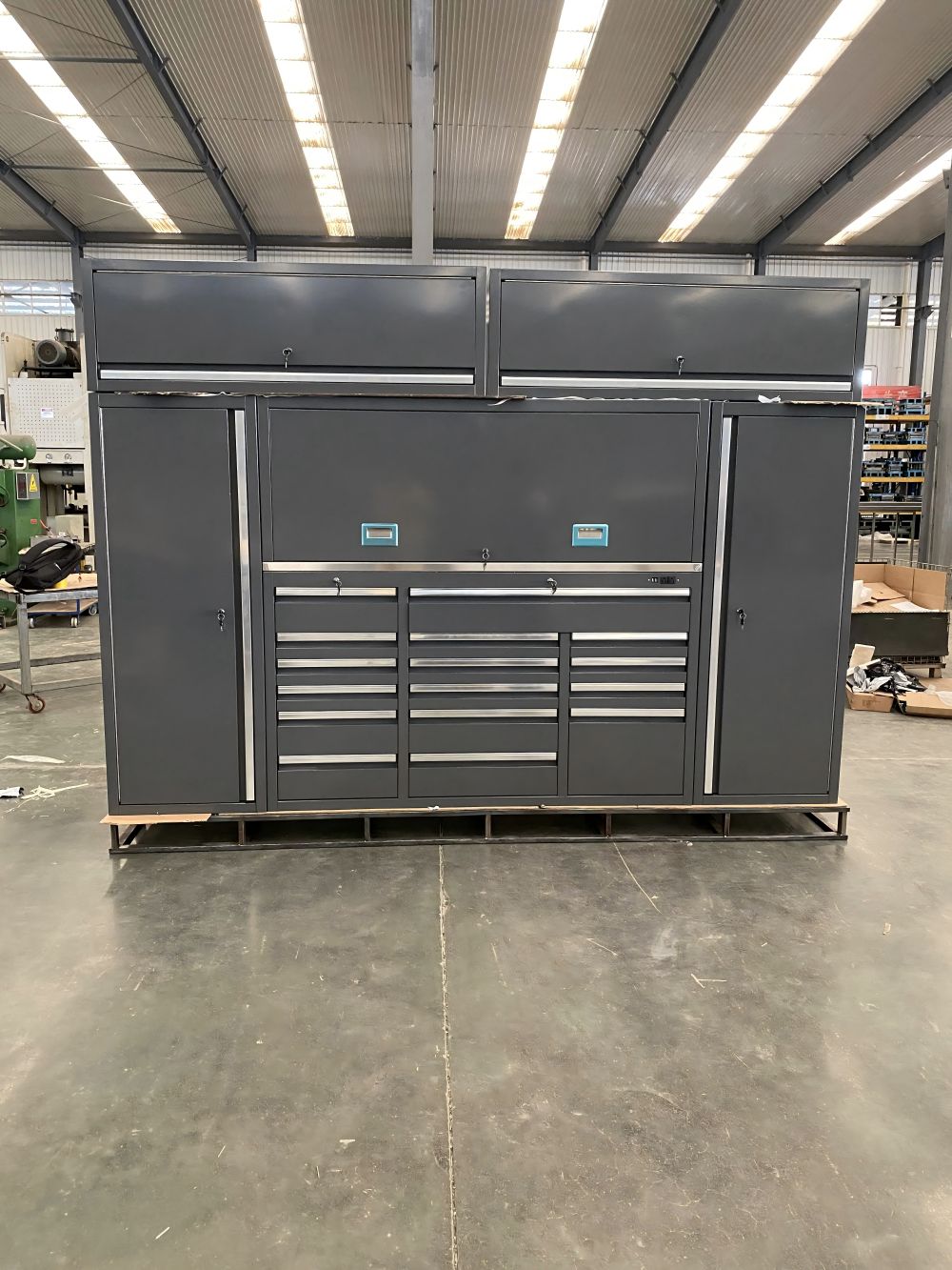 Novum Design Garage cabinets
