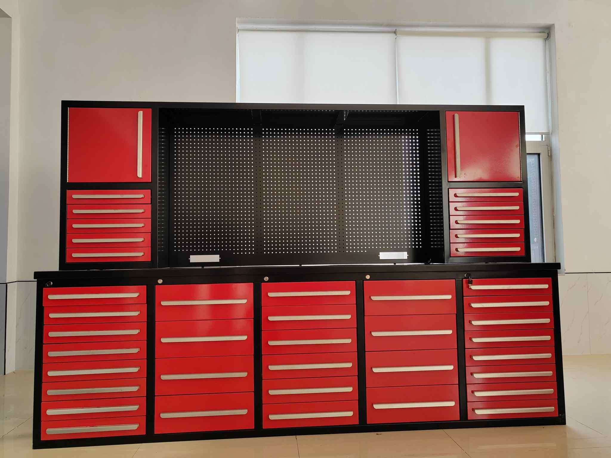 Rubrum Metal Tool Cabinet