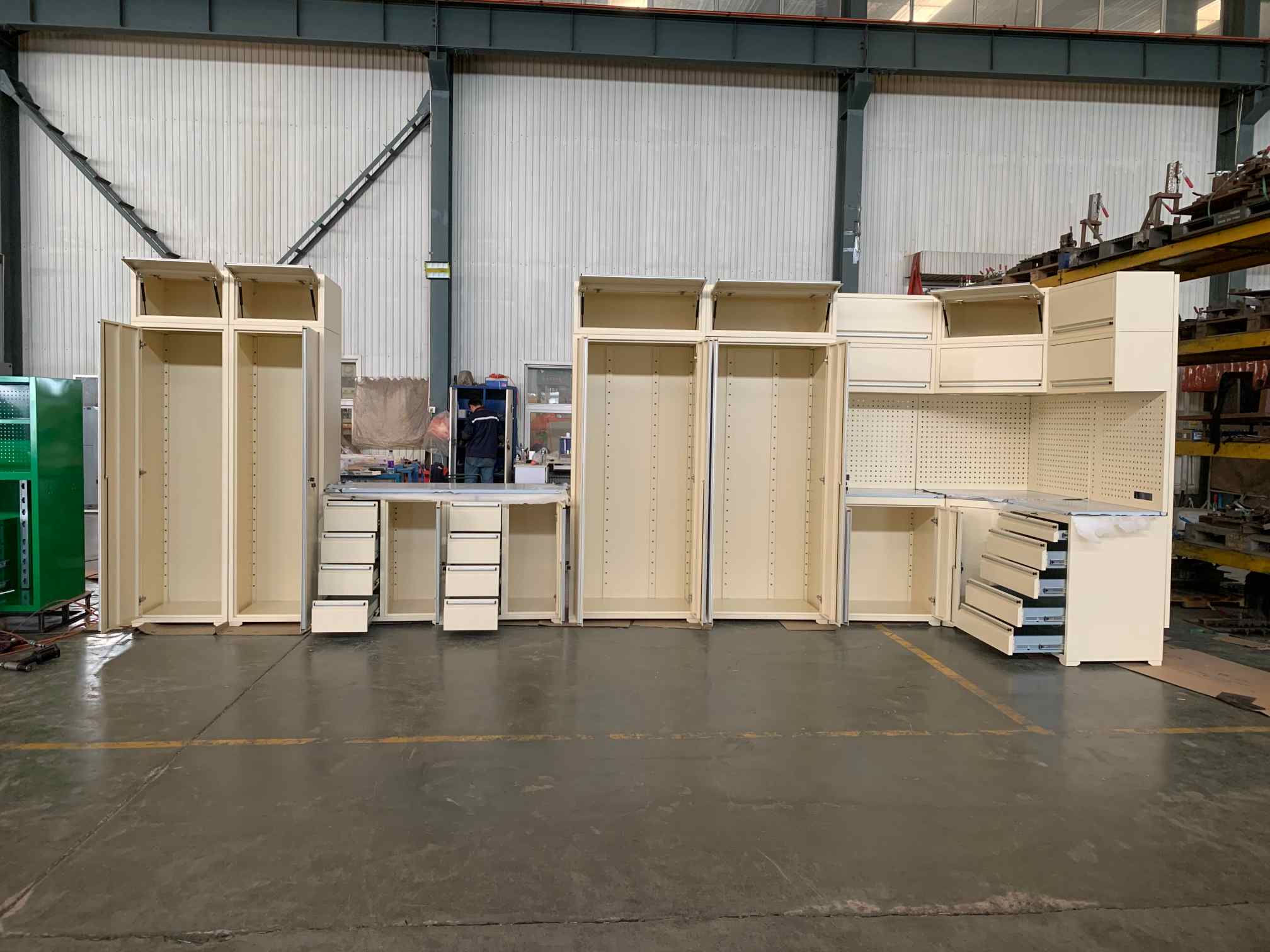 Workbench garage scrinium